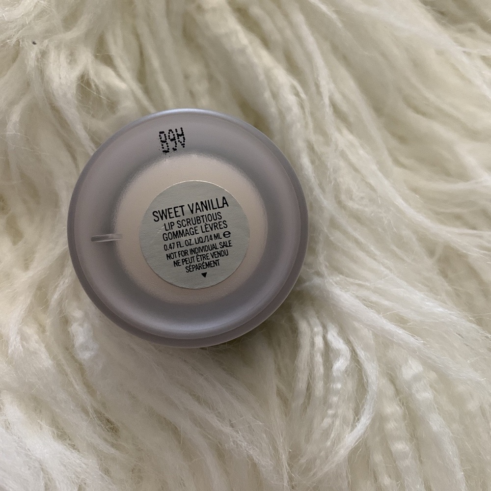 M•A•C LIP SCRUBTIOUS - Picture 2 of 3